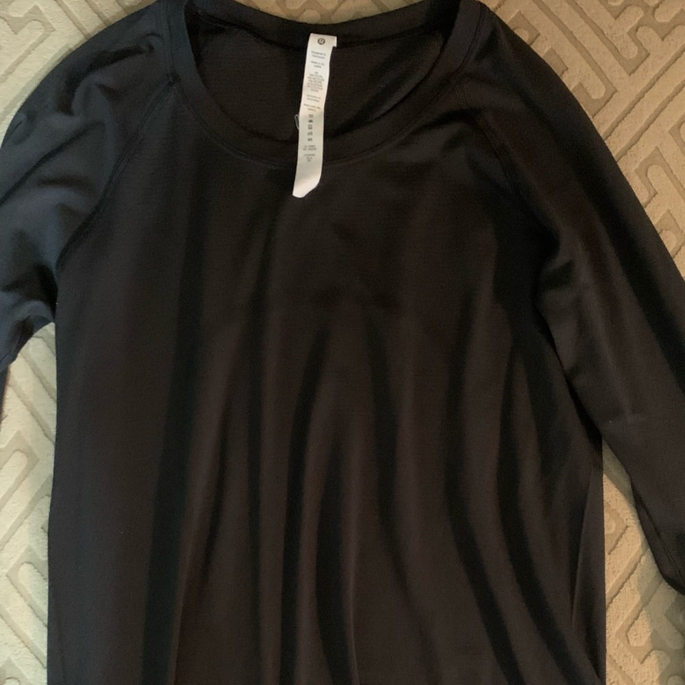 Black Lululemon Swiftly